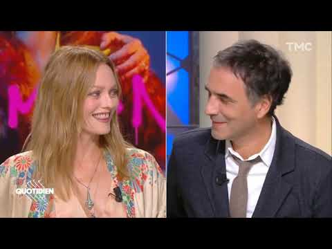 Vanessa Paradis Et Samuel Benchetrit Invités De Quotidien Sur Tmc Le 20 Septembre 2021