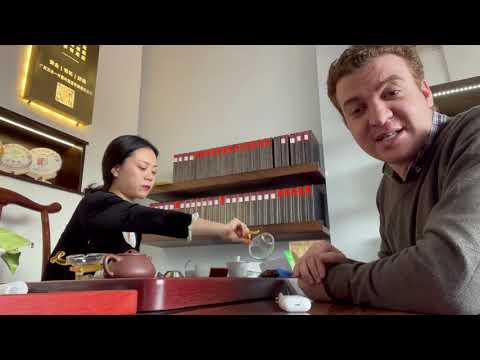 فيديو: كيفية اختيار إبريق الشاي المناسب لحفل الشاي الصيني