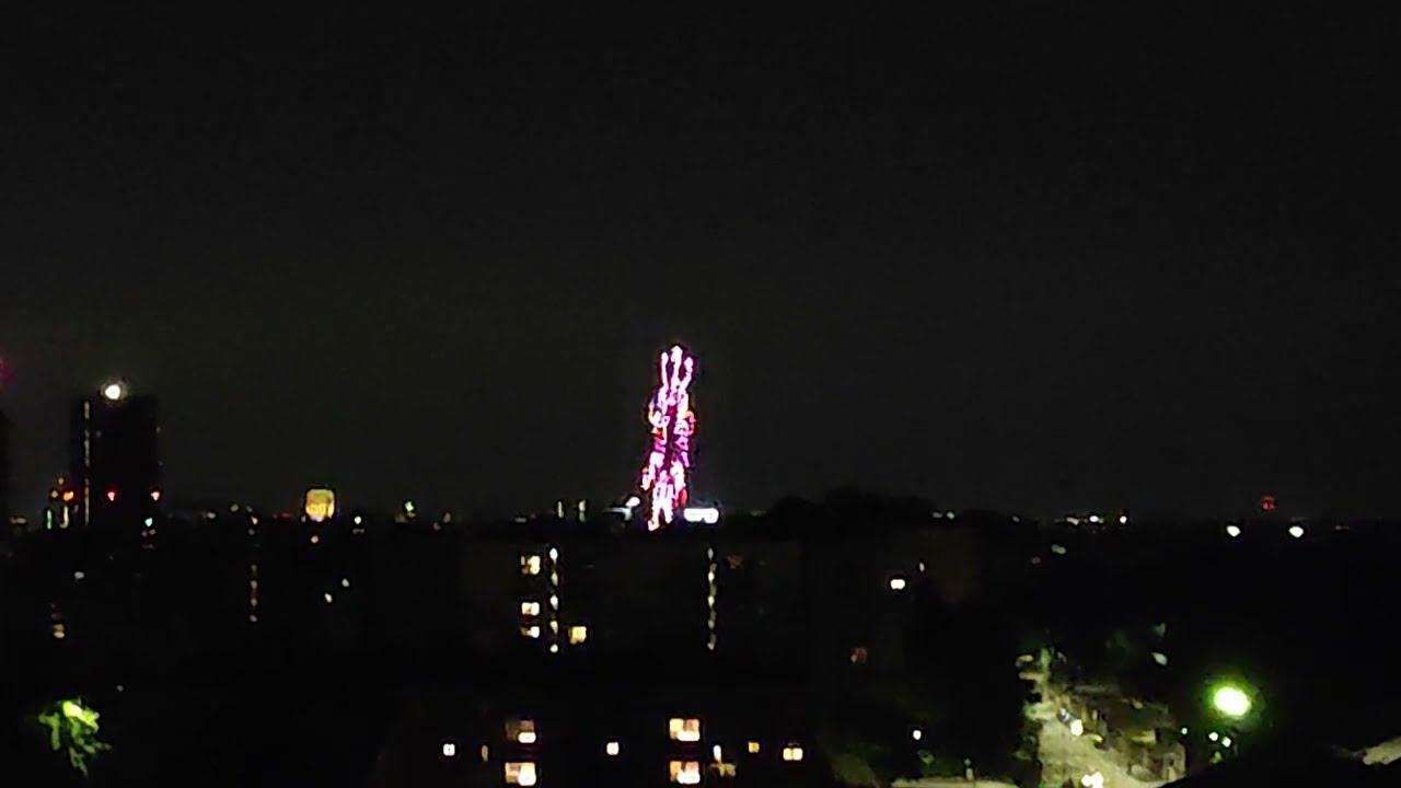 Misteriose luci nei cieli di Milano :o