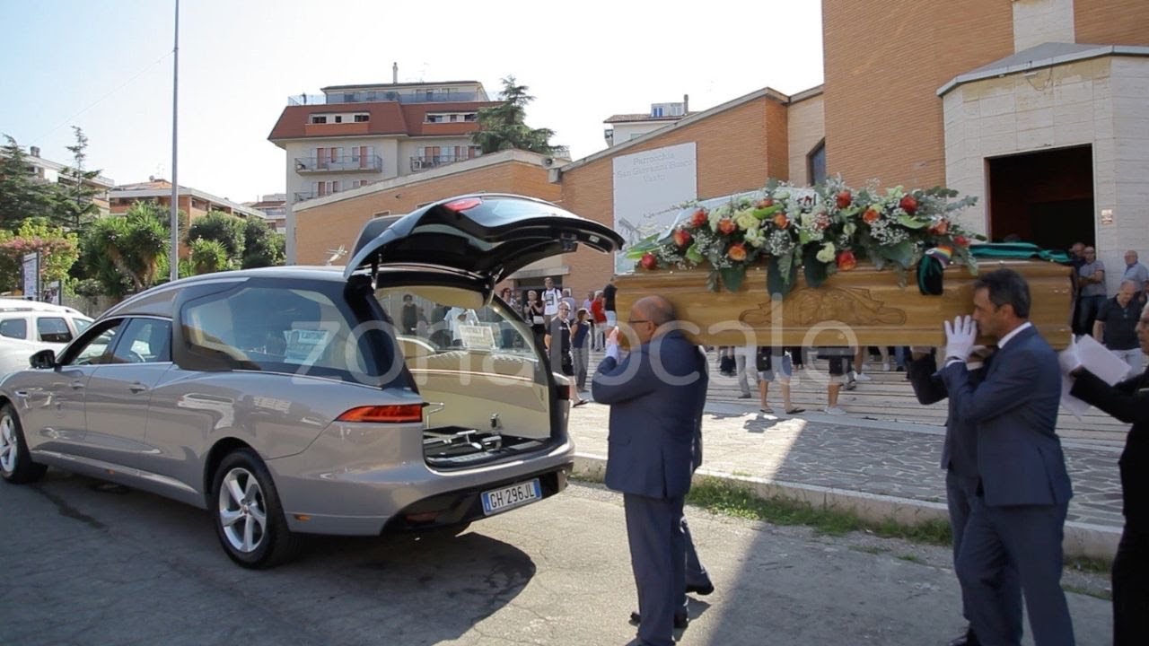 «Arrivederci Capitano»: commozione ai funerali di Tonino Di Santo Morelli