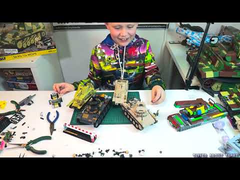 Танки из LEGO: Оливер собирает Sd.Kfz 124 Wespe - немецкая САУ на базе танка Pz.II - модель от COBI