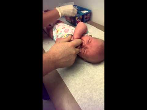 Babies first shots 😭😭😖😭