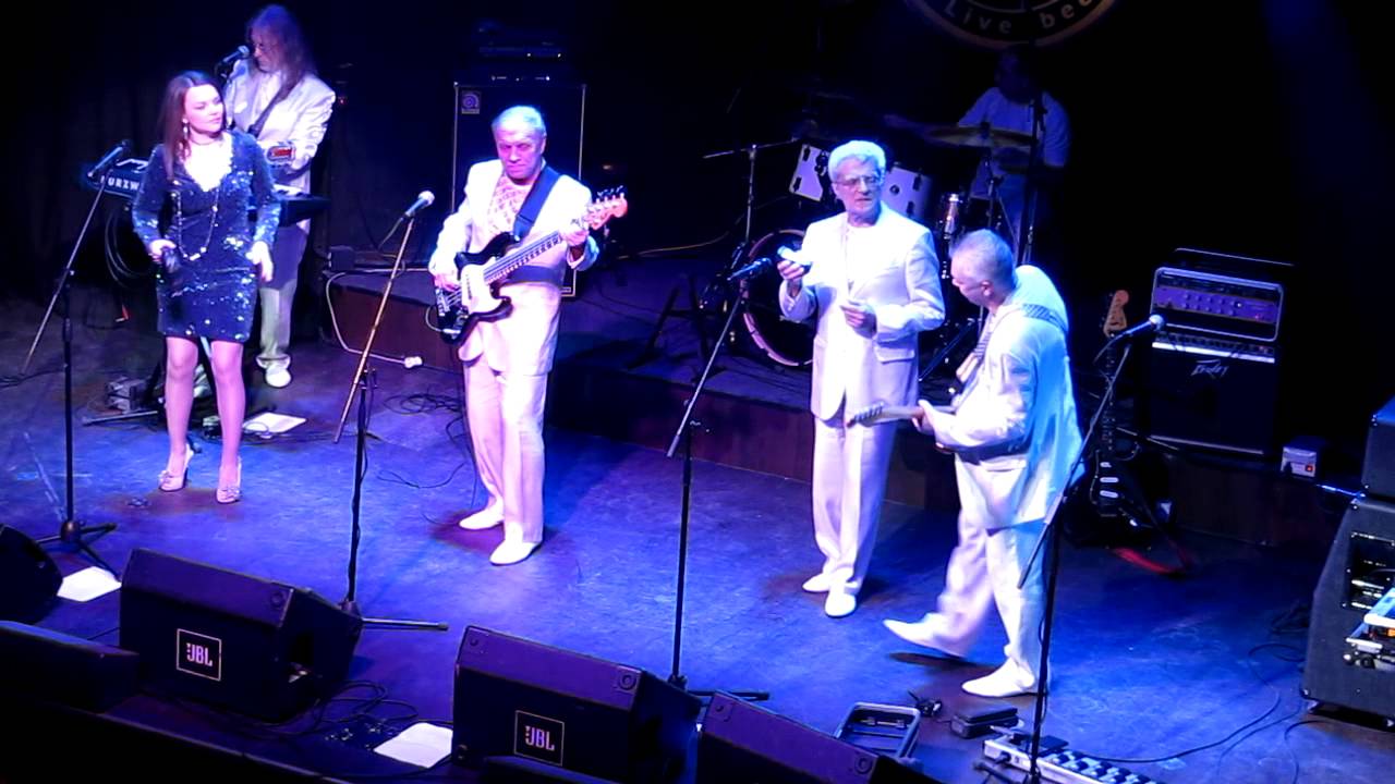 Пластинка виниловая поющие гитары. Сумерки песня в исполнении виа поющие гитары. Поющие гитары - синяя песня. Муслим магомаев старинные арии пластинка. Поющие гитары сумерки.