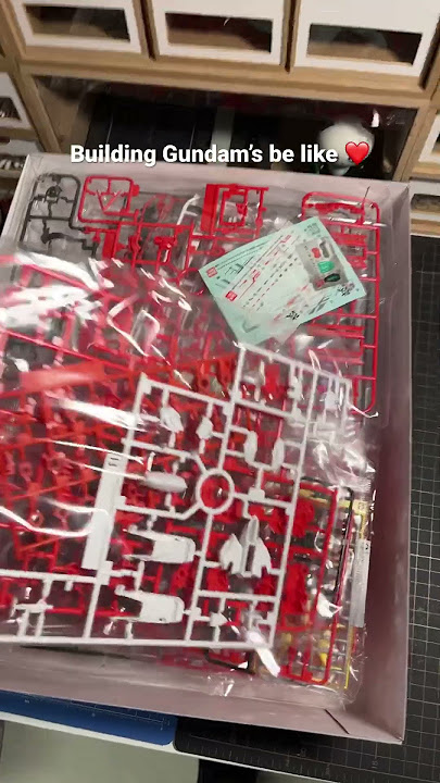 Building Gundam model kits is SO de-stressing and awesome!