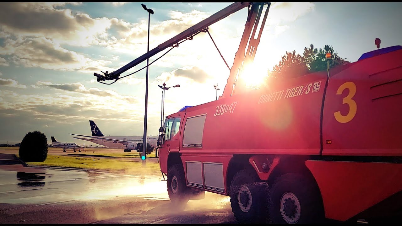 LOTNISKOWA STRAŻ POŻARNA - WIELKIE WOZY BOJOWE, POKAZ W AKCJI  - LSRG RZESZÓW JASIONKA 2021