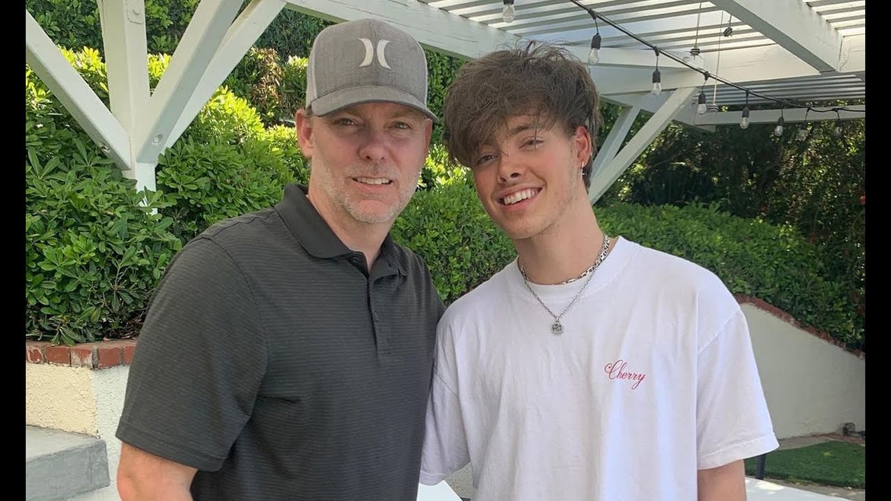 Is Corbyn Besson from why don't we single?