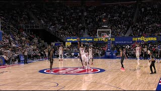 Ausar Thompson steals the ball and makes the halfcourt buzzer-beater to end the 1st half