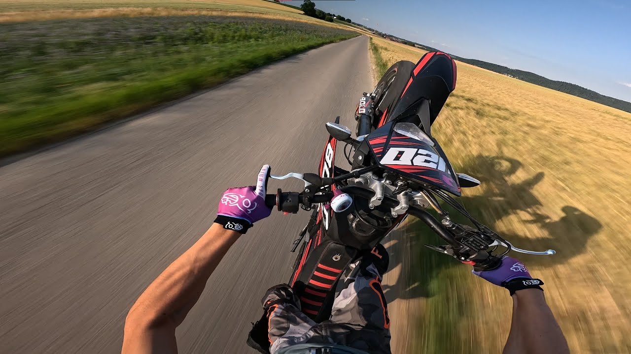 Aprilia sx125 Wheelies and Sunsets