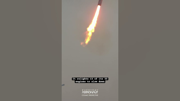 #SpaceX’s #Starship Super Heavy Booster falling from space and being caught by the launch tower!