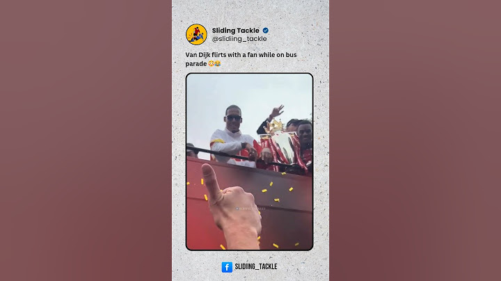 Van Dijk flirts with a fan while on bus parade 😳😂 #virgilvandijk #liverpool