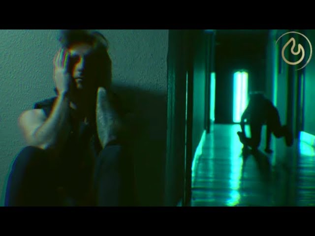 Assista ao videoclipe da música {trackName} de {artistName}