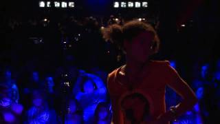 NNEKA - SUFFRI  live at &quot;MUSIC for GOALS 2009&quot; concert in Munich HD version