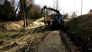 BC2000XL Whole Tree Chipping