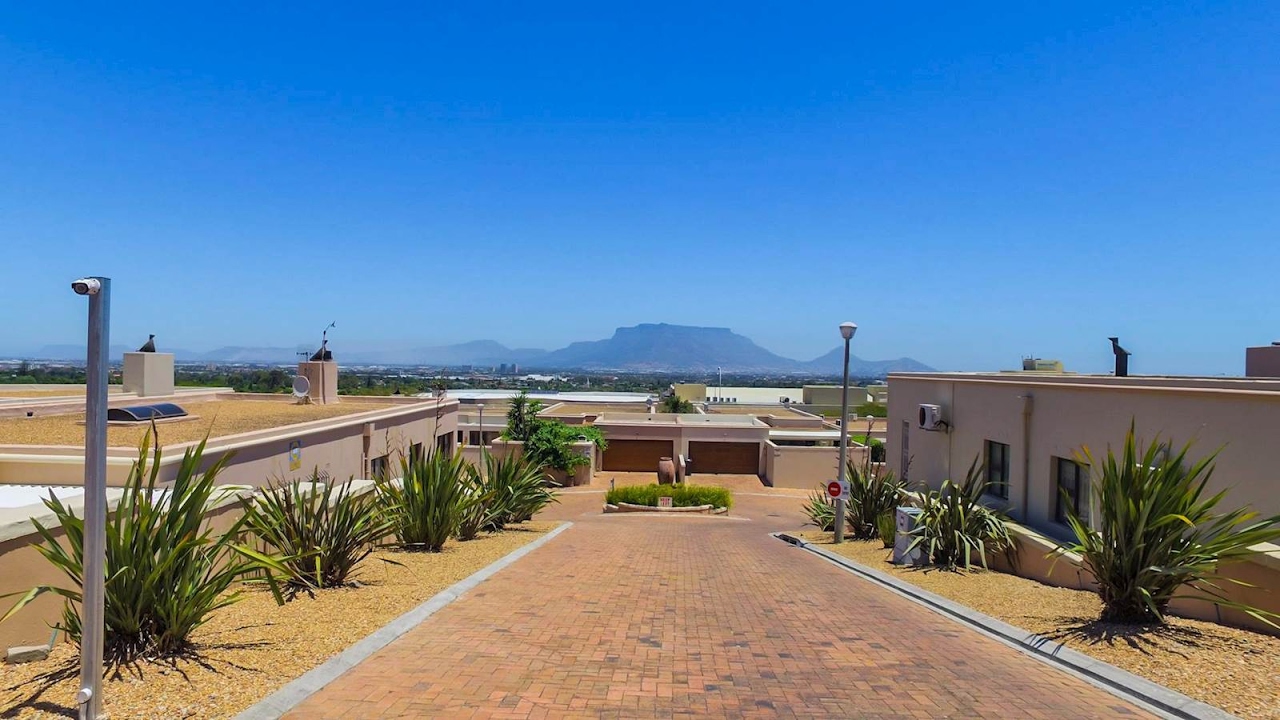 4 Bedroom Townhouse for sale in Western Cape Cape Town Parow