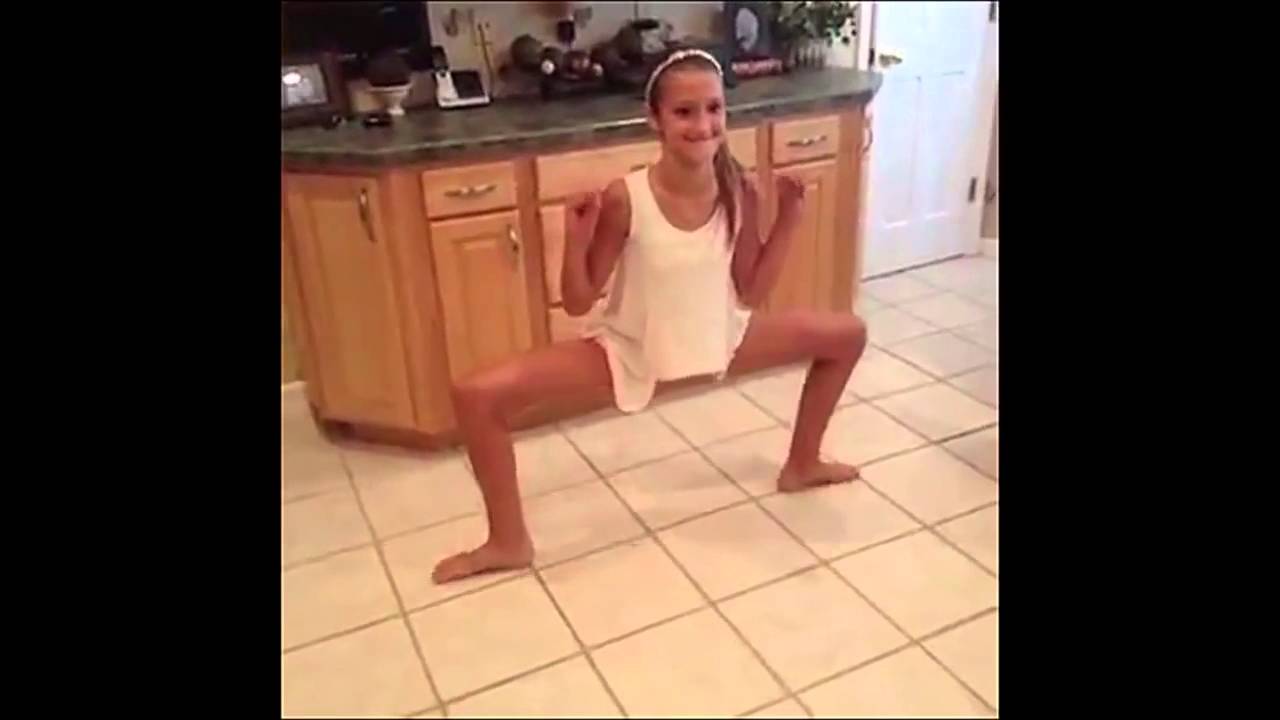 Девушка села на ершик