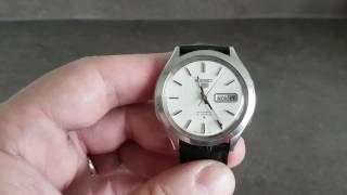 How to change the day and date on a Seiko 5 watch - YouTube