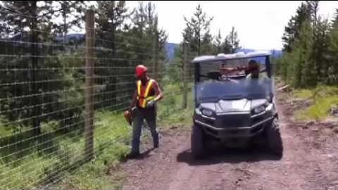 ST400 Pneumatic Fencing Stapler