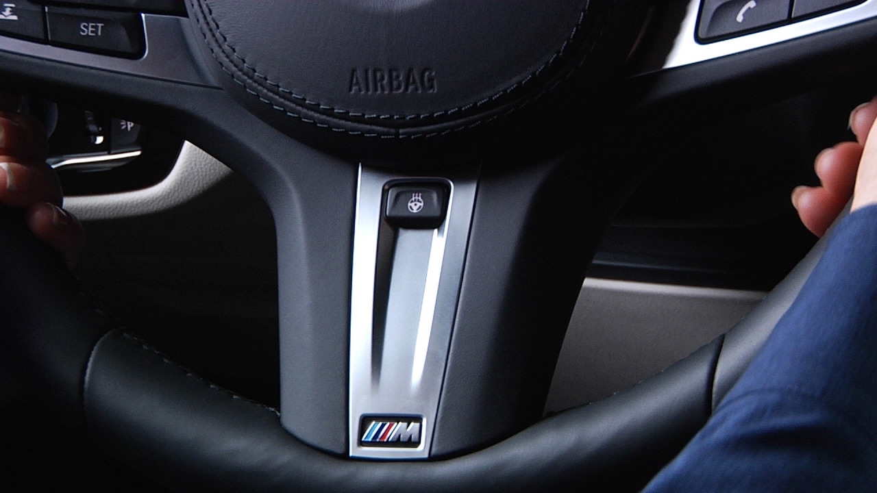 Steering Wheel Heating  BMW Genius How-To 