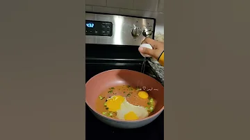فتة يمنيه بالحليب والبيض Short 