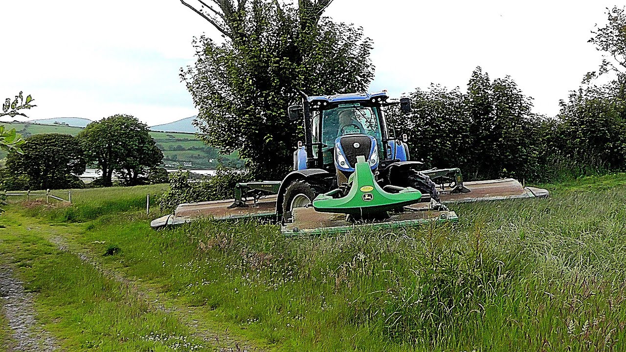 New Holland T7.260 & John Deere Triples Mowing Silage [2019]