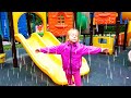 Уля веселится под дождиком Ulya Playing In The Rain nursery rhymes songs