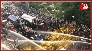 Farmers Strike in Delhi : बैरिकेड तोड़ने पर किसानों और पुलिस के बिच झड़प, 'अन्नदाता' पर शक्ति प्रदर्शन