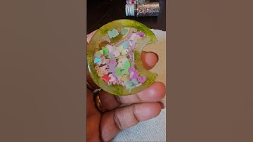 Cute resin shaker keychain ✨ #resin #shortsvideo #shorts #diy #tutorial #ideas #uvresin #canada