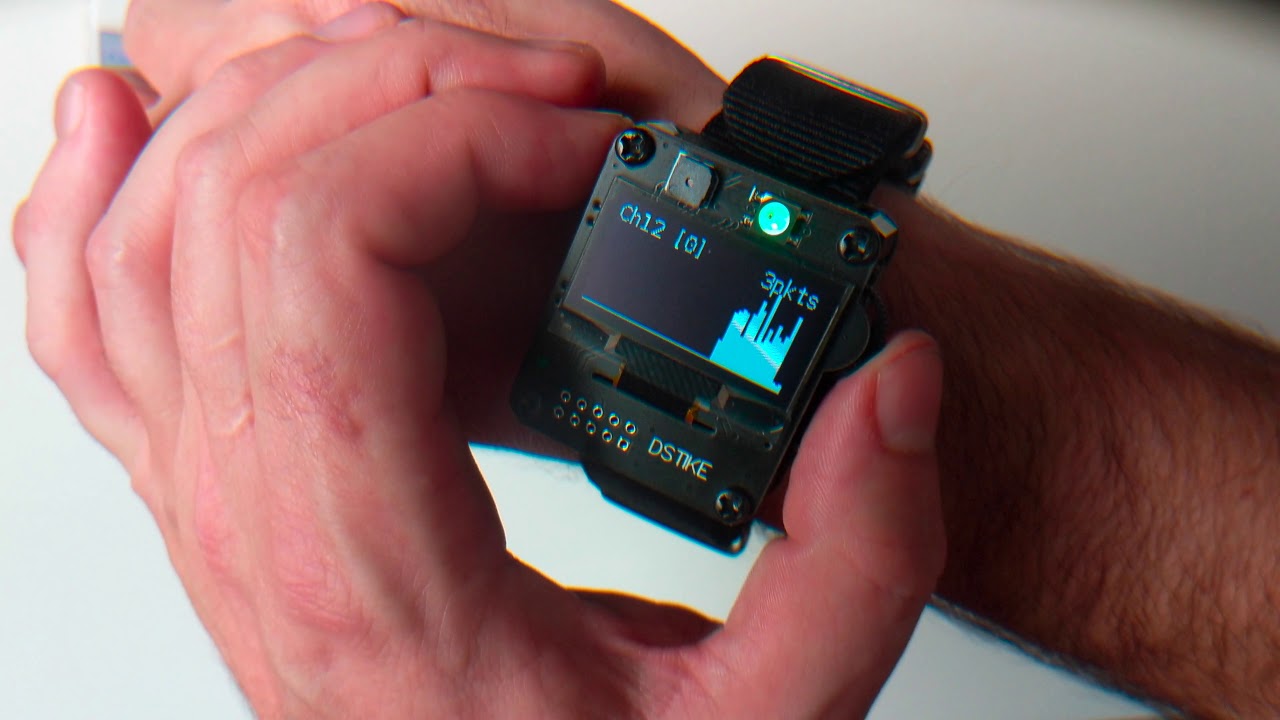 DSTIKE Deauther Watch Demo - When Smart Watches Attack 