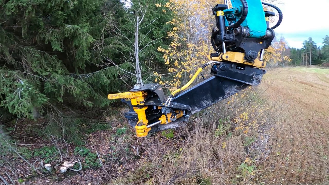 Pellonreunan suorimista taas. Timelapse. Kobelco 140 with TMK 300 tree shear