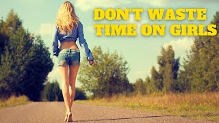 How To Recognize If A Girl Is NOT Interested [Max Insa]