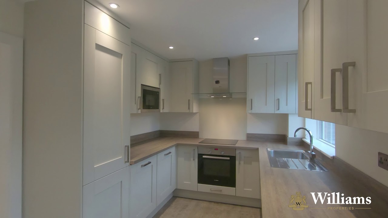 Detached House For Sale, Anns Close, Stoke Grange, Aylesbury