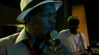 Gregory Isaacs sings Border in Made In Jamaica - DVD out now chords