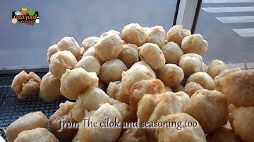 Indonesian Street Food Fried Cilok at Kebayoran Lama! [Eng Subtitle] -  Happy Indonesia