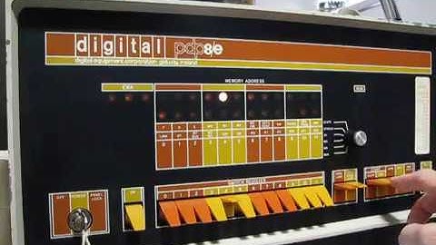 PDP-8/e  demo   4 banks
