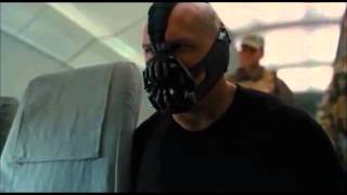 Comparação Entre A Voz De Bane: Áudio Original E Dublagem Comparação Entre A Voz De Bane: Áudio Original E Dublagem