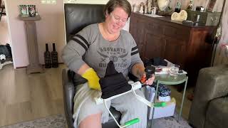 Steunkouspistool Elastische Kousen Aan- En Uittrekken Als Handen Krachteloos Of Pijnlijk Zijn.