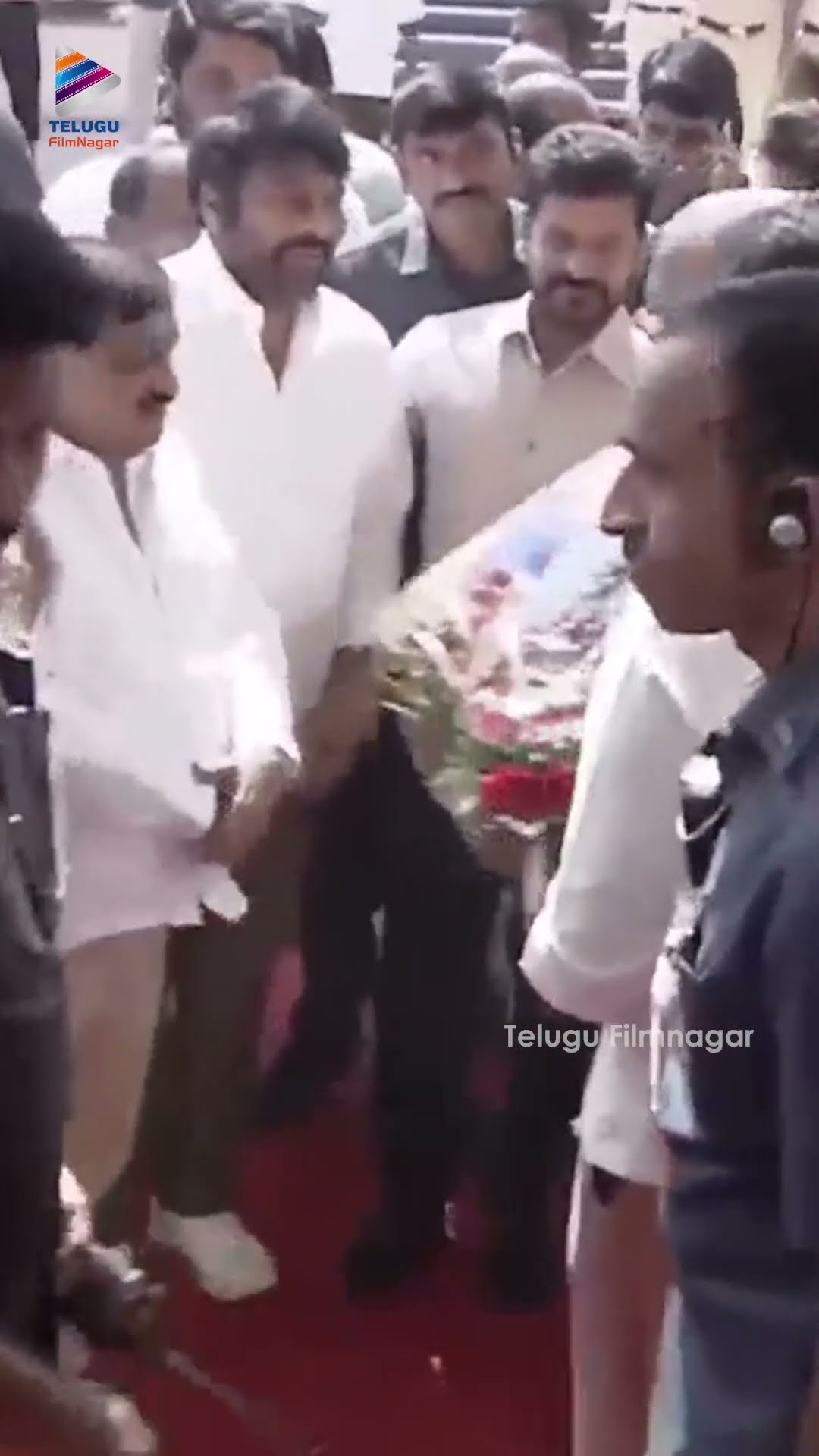 ప్రైవేట్ ఈవెంట్ లో కలుసుకున్న మెగాస్టార్ చిరంజీవి, CM రేవంత్ రెడ్డి | #Chiranjeevi | #RevanthReddy