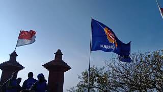 Pengibaran Bendera Karang Taruna Raksasa di salah satu Puncak Tertinggi di Gunung Muria Kudus
