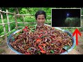 This Time See He Eat Grasshoppers Very Delicious - Mouth Watering With Fried Grasshoppers at Farm !