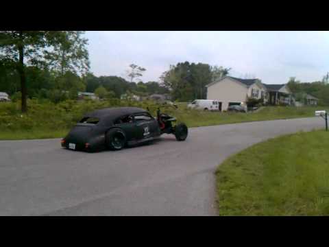 Clifford Borlace 41' Chevy Rat Rod 1st gear burnou...