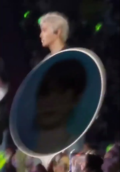 ekspresi taeyoung kejebak diantara SNSD 😂 #nct #nct127 #snsd #yoona #taeyong
