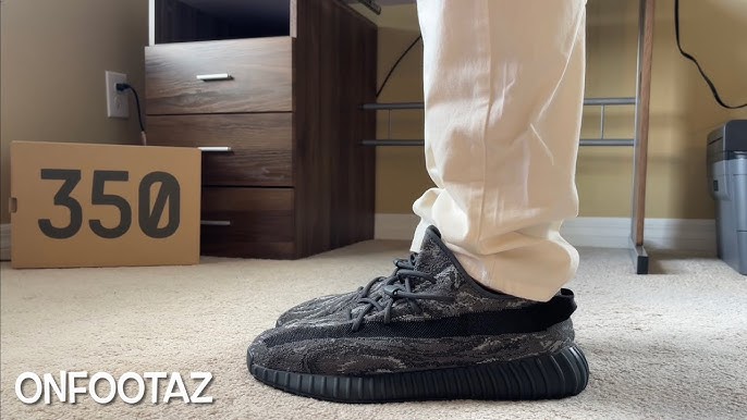 ADIDAS YEEZY 350 v2 BOOST OFF-WHITE ON FOOT REVIEW 🔥UNBOXING 2018  *EXCLUSIVE* 