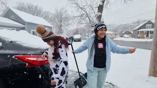 Primera nevada, con la vaca lola... 🤣😁 caidas chistosas 🤣🤣