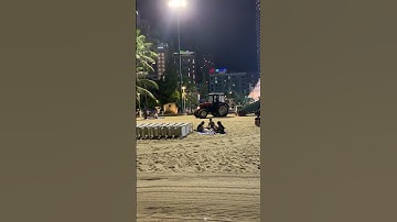 Máy cào rác bãi biển