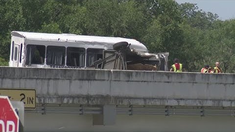 Two killed, at least 18 injured in major accident on I-35 and Cassin Road, SAFD says
