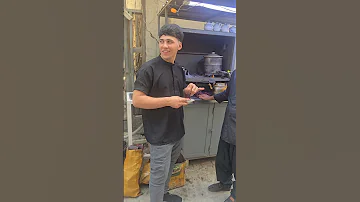 أخذ هذا المقطع يوم الجمعه المصادف 29 08 2025 للسيد أبو أحمد والاخ زيد يعمل في مطعم الحاج سالم 
