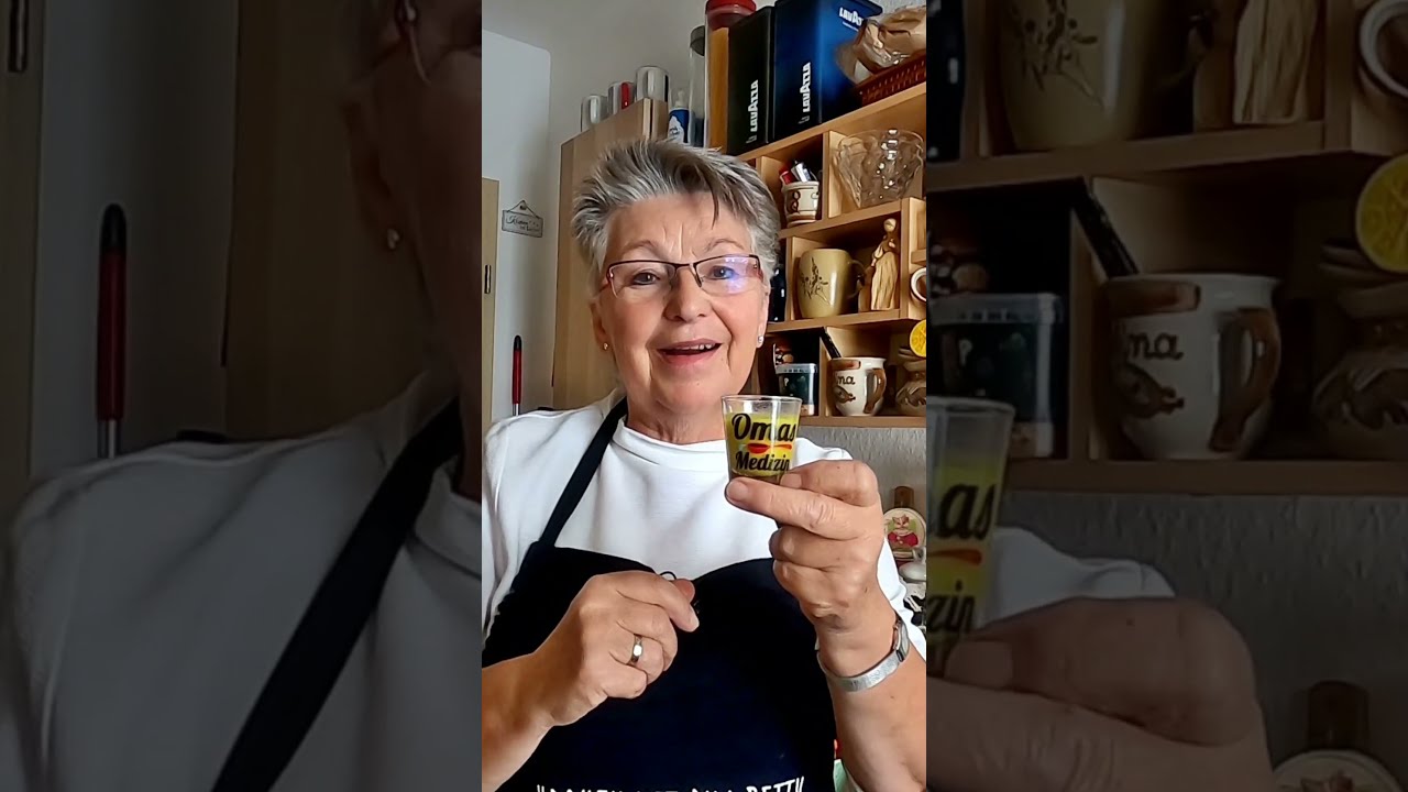 Oma Betty, das schmeckt nicht gut ! Aber ist gesund !KNOBLAUCH ZITRONEN ...