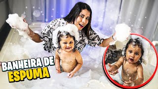 Minha Irmãzinha De 1 Ano Entrou Na Banheira Pela Primeira Vez