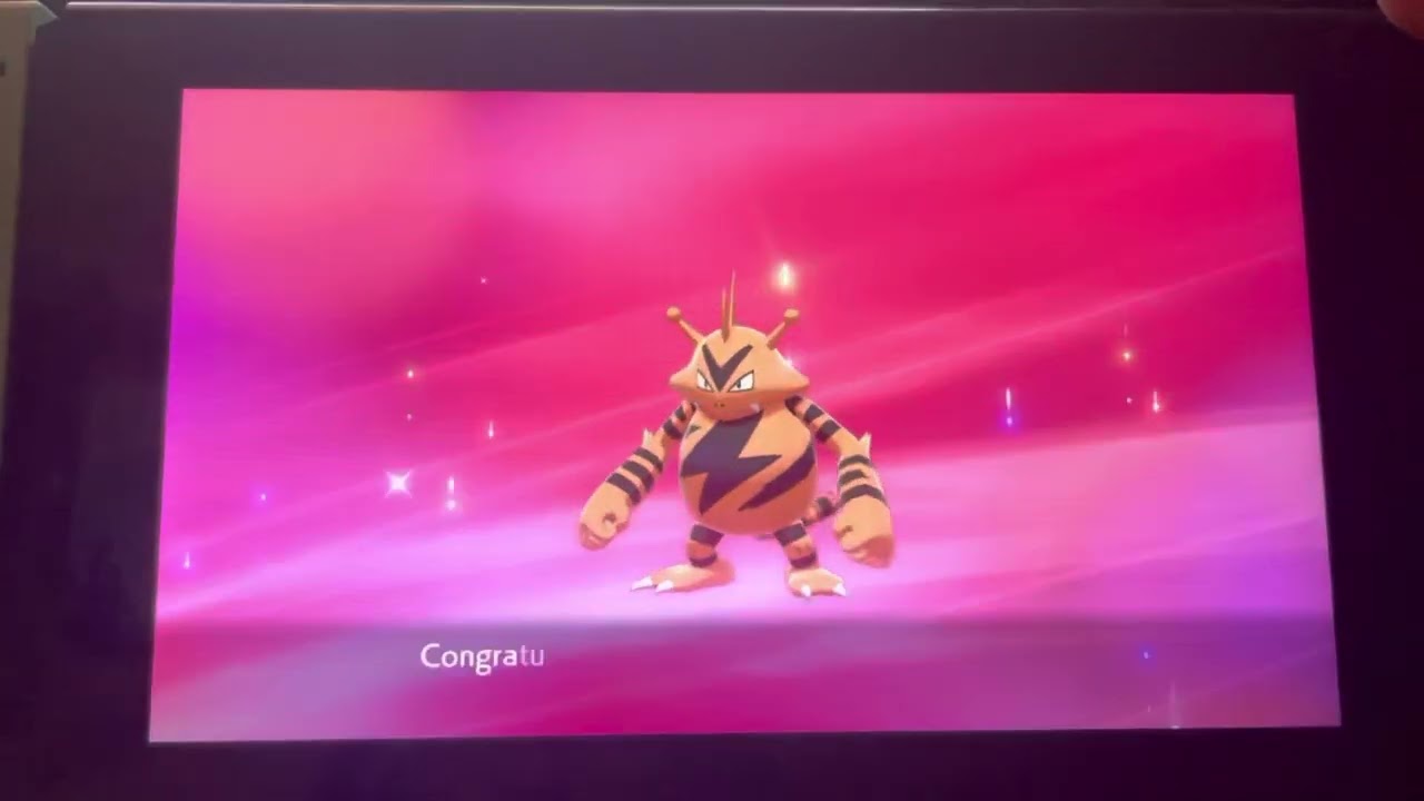 Pokémon shield- shiny Elekid evolves into shiny Electabuzz