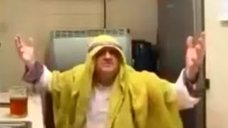 SeasideMark Dresses Up for the Bookies
This video is created for comedy purposes only and should not be taken seriously. Its all in good fun! Please note that any content used in this video falls under Fair Use, intended for parody, commentary, and entertainment.
#seasidemark SeasideMark Dresses Up for the Bookies